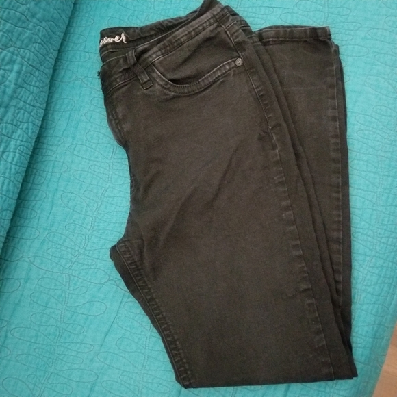 EUC- WallFlower Jeans - Picture 1 of 7